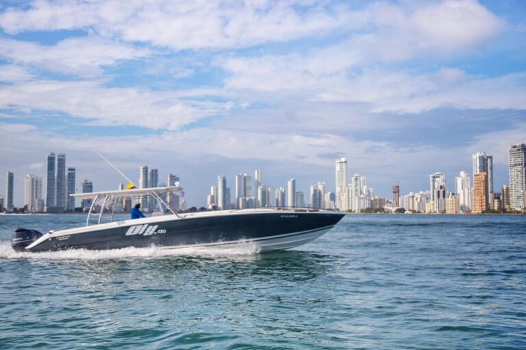42ft speedboat in Cartagena